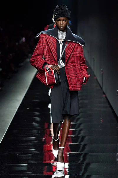 Look 13